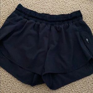 Lululemon tracker shorts - size 8 - 4”